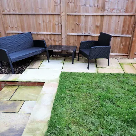 3 Bed Farnborough Air Accommodation Exterior photo