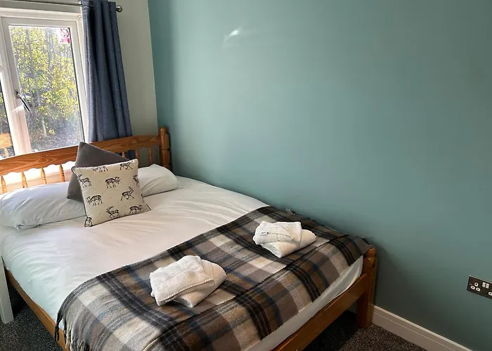 3 Bed Farnborough Air Accommodation